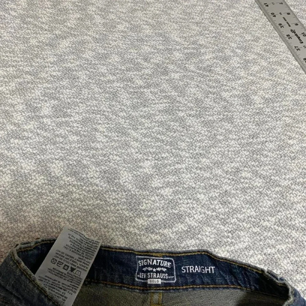 Levi's Signature Straight Blue Denim slim Jeans Size 10 Kids Straight. SKU-B182
